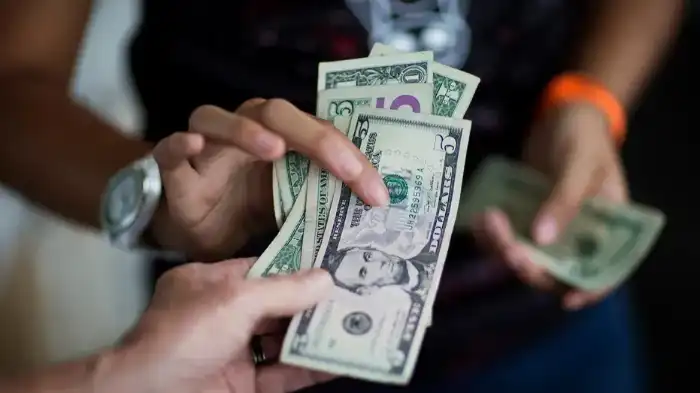 Does Dollar General give cash?-featured image